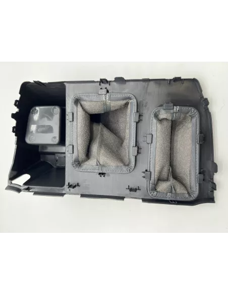 Console centrale vide poche autour levier de vitesse avec porte
