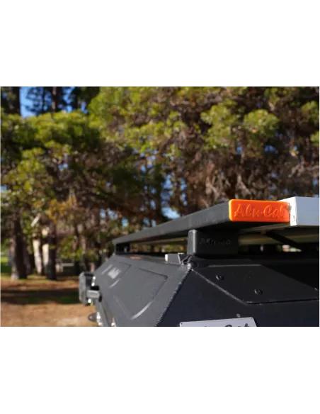 Paire barres de toit transversales 1250mm Alu-Cab - capuchons oranges