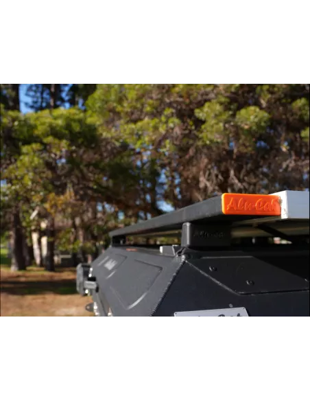 Paire barres de toit transversales 1450mm Alu-Cab - capuchons oranges