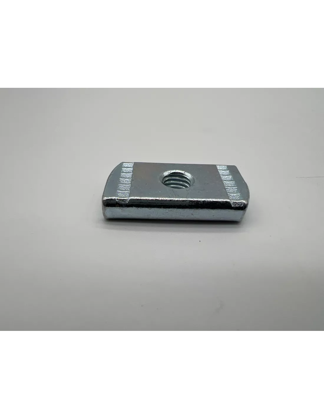 Ecrou à coulisse M8 pour barre de toit HD Rhino Rack DTC PARTS -