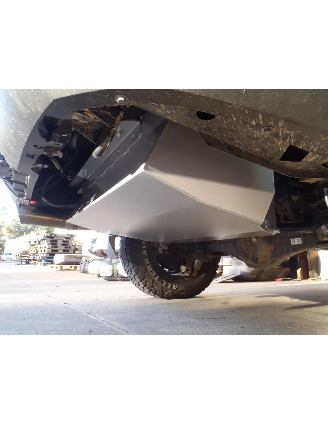 Réservoir LRA Toyota Land Cruiser série 300 V6 3.3 diesel 140L