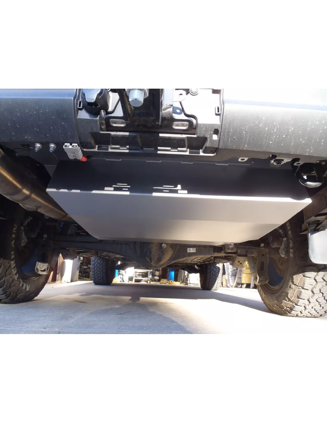 Réservoir LRA Toyota Land Cruiser série 300 V6 3.3 diesel 140L