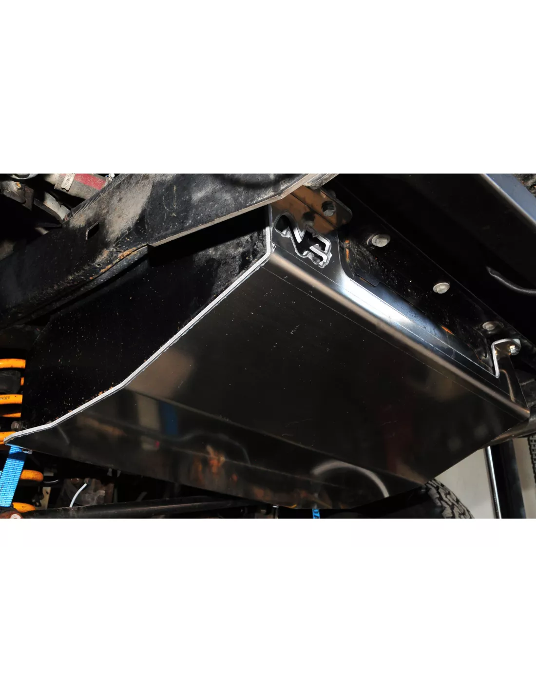 Réservoir supplémentaire de 175L pour Toyota HDJ100 N4-Offroad