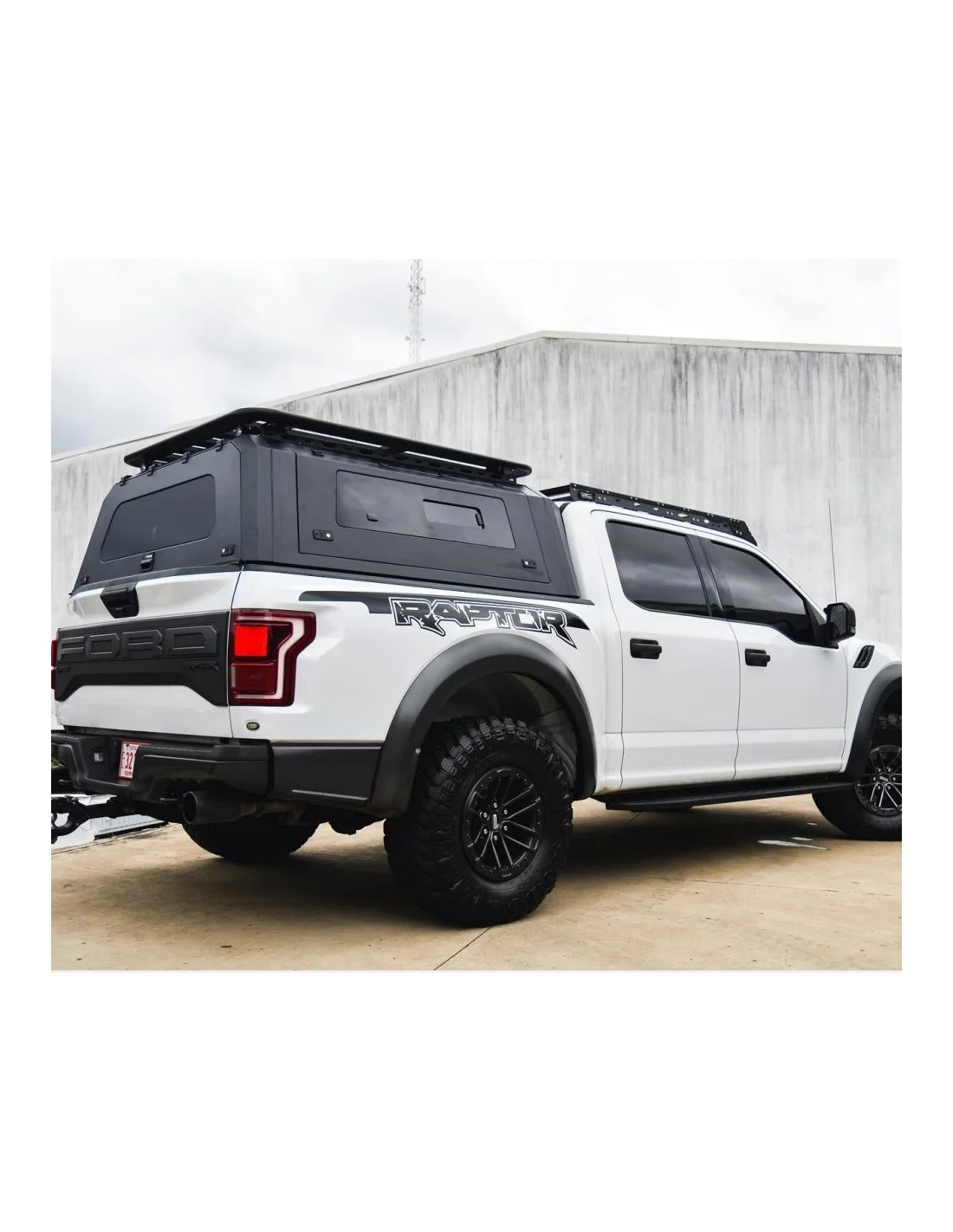 Hard top Ford Ranger Raptor 2022+ Traveller avec vitres coulissantes et barres de toit