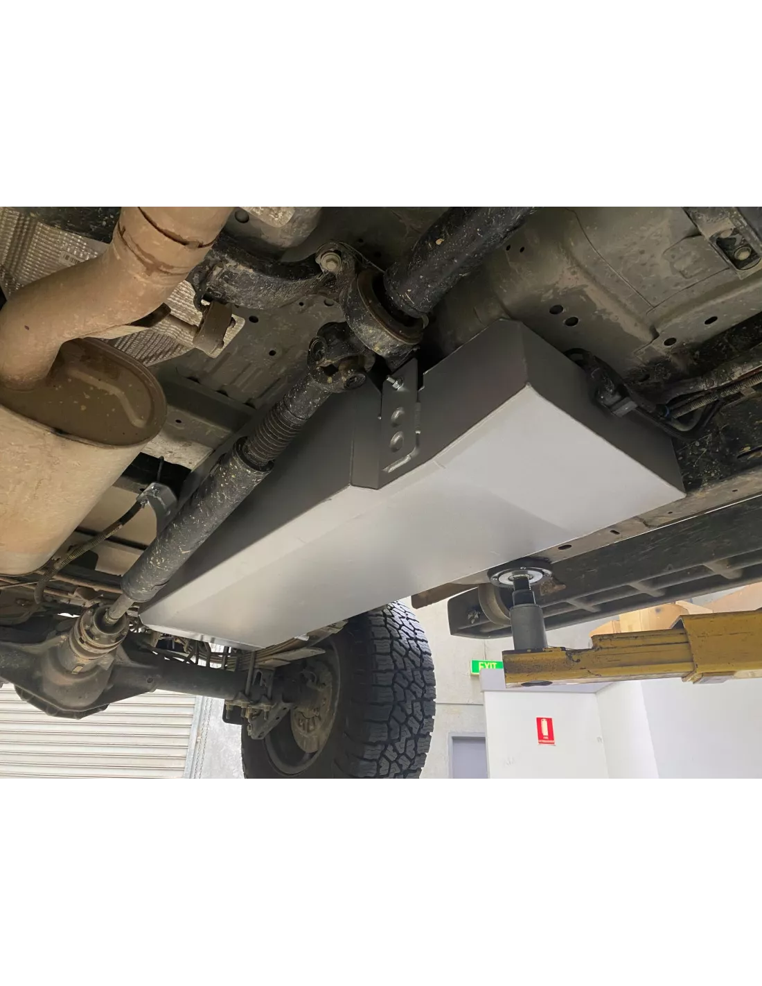 Réservoir LRA Ford Ranger T9 Diesel 140L Remplacement LRA -