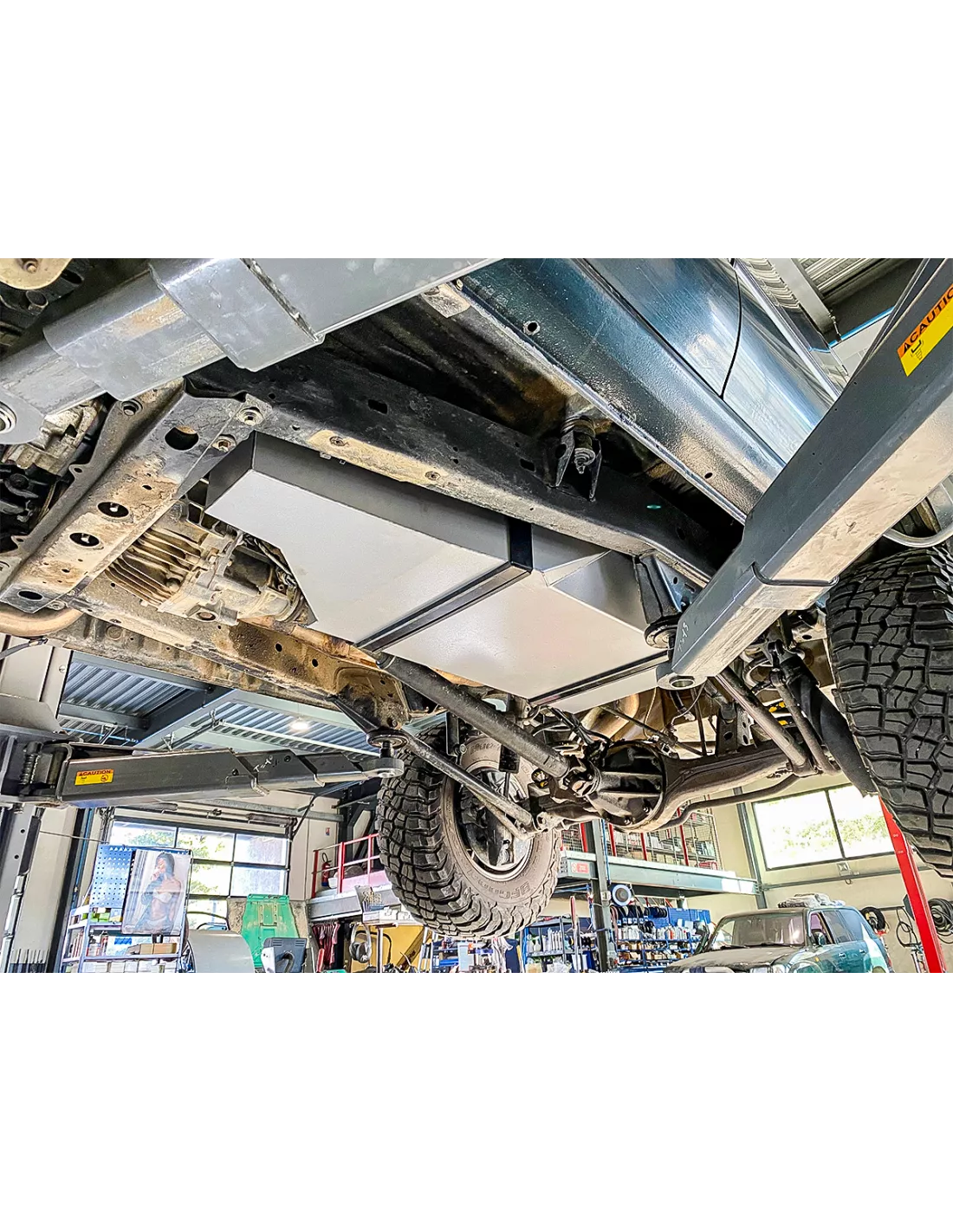 Reservoir LRA Toyota Landcruiser HDJ80 145L remplacement - boite