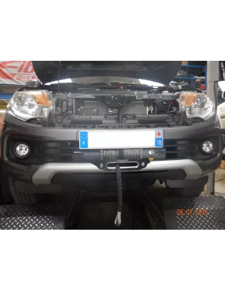 Platine de treuil intégrée au pare-chocs d'origine pour Mitsubishi