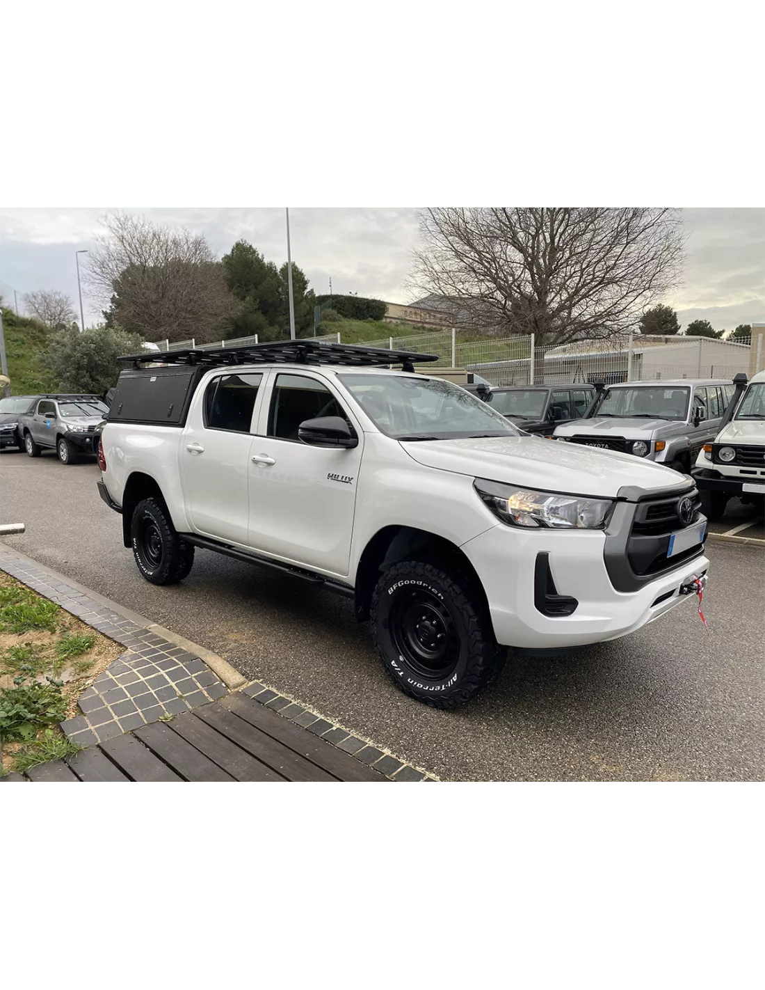 Geïntegreerde lierplatina met originele bumper voor TOYOTA HILUX