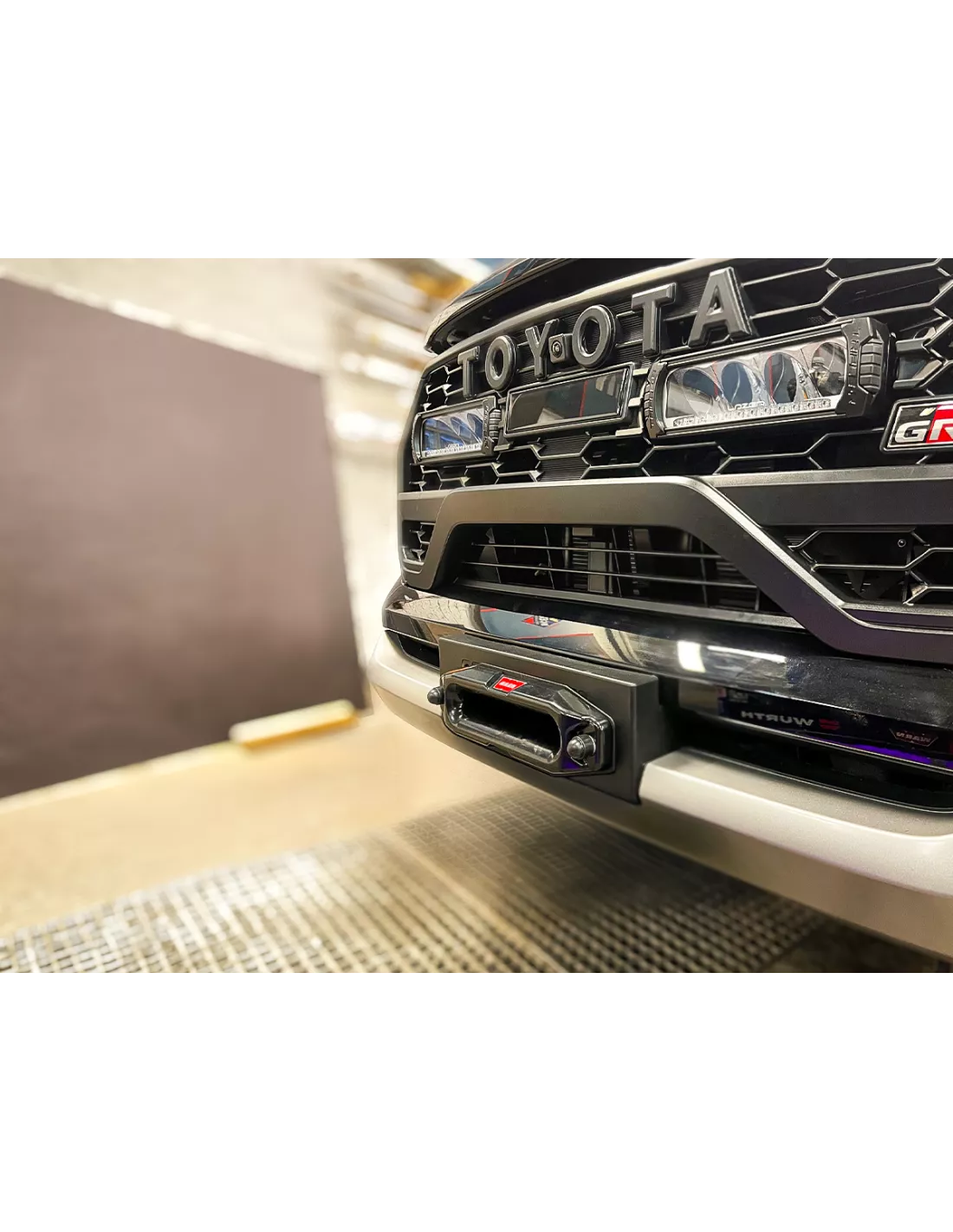 Geïntegreerde lierplatina met originele bumper voor TOYOTA HILUX