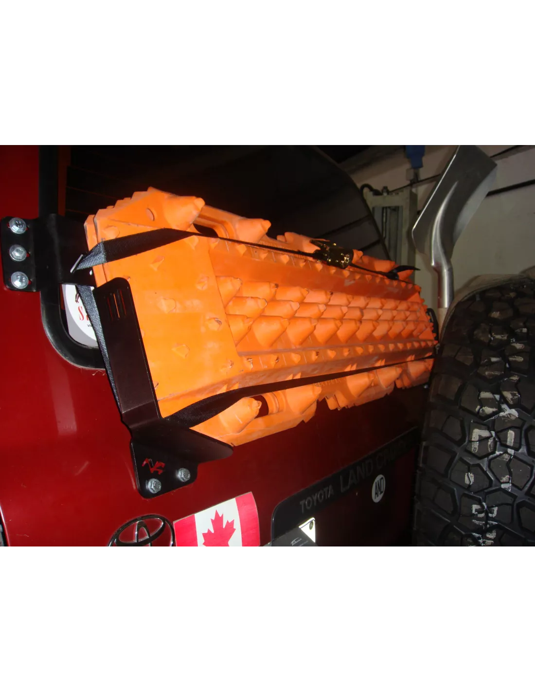 Support de plaques à sable Maxtrax sur le hayon pour Toyota HDJ80