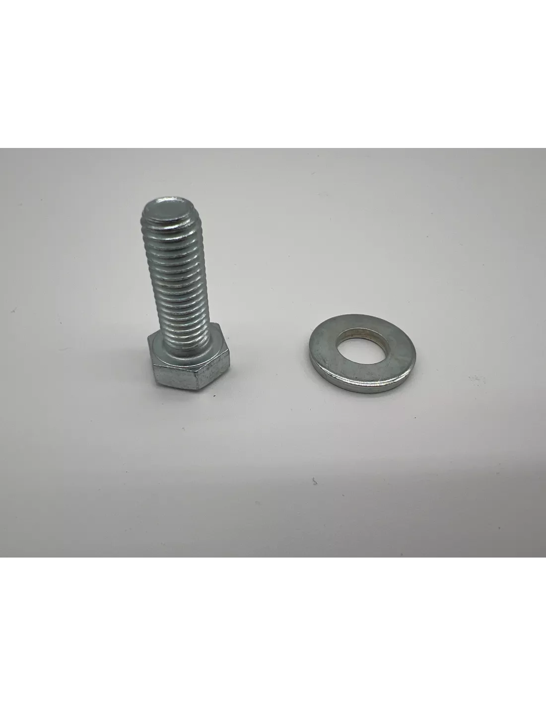 Anneau de remorquage avant droit pour Mercedes Sprinter W906 W907