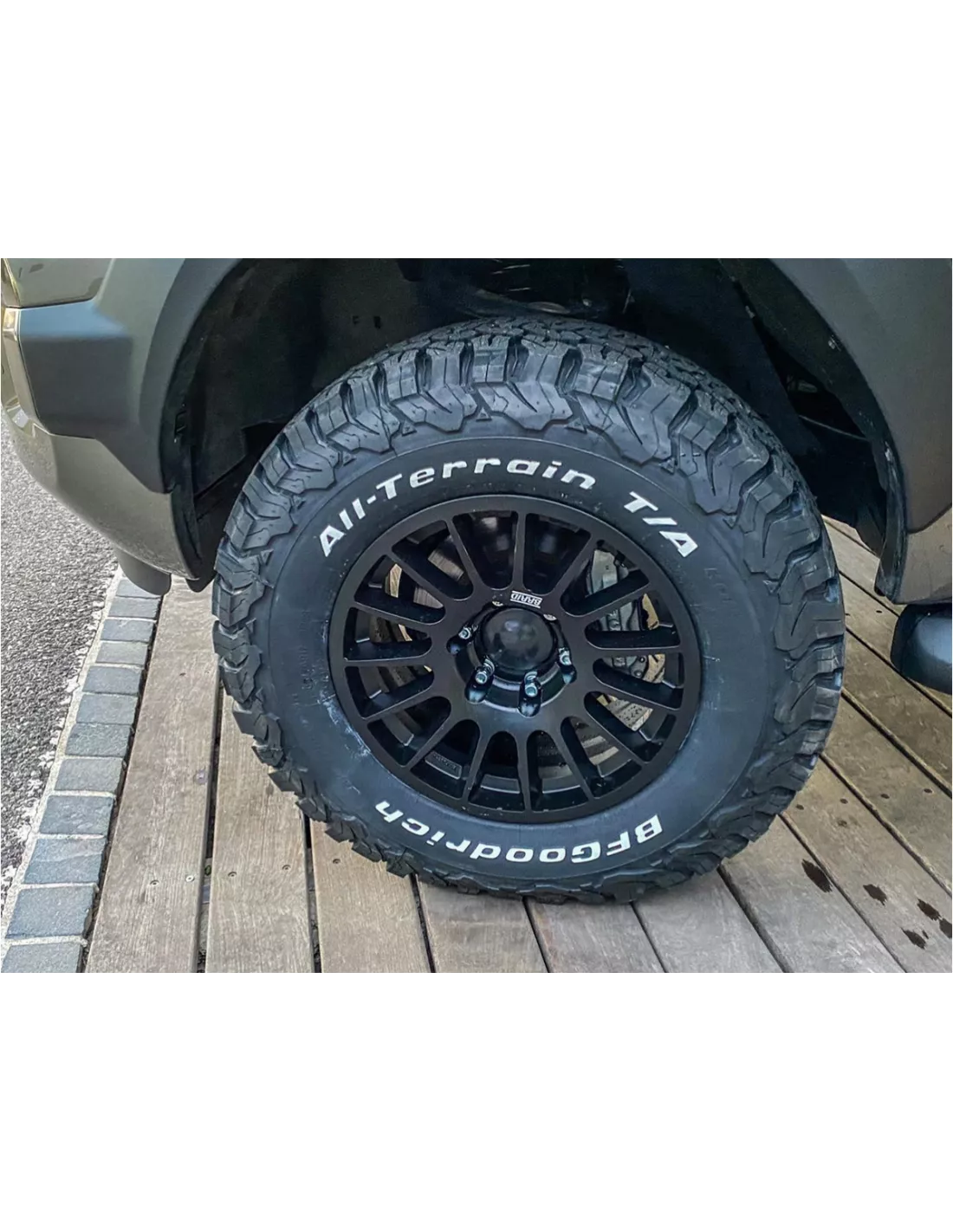 Jante Alu Braid Winrace S Noire 8x17 6x139.7 ET5 Toyota Hilux et Land