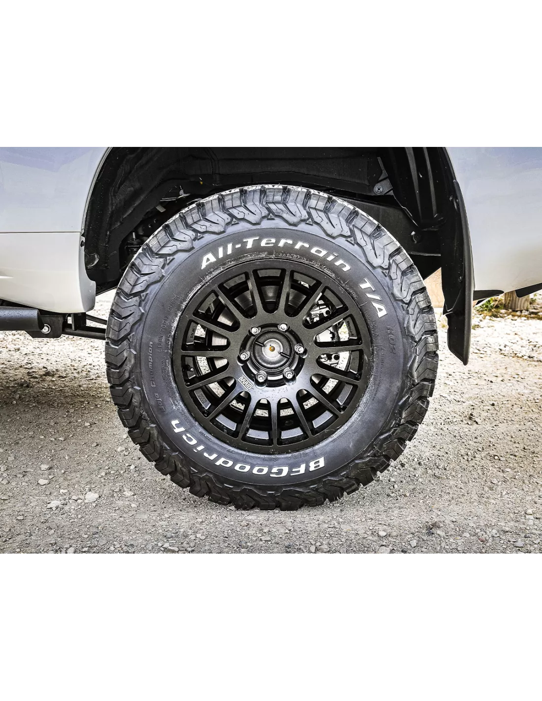 Jante Alu Braid Winrace S Noire 8x17 6x139.7 ET5 Toyota Hilux et Land