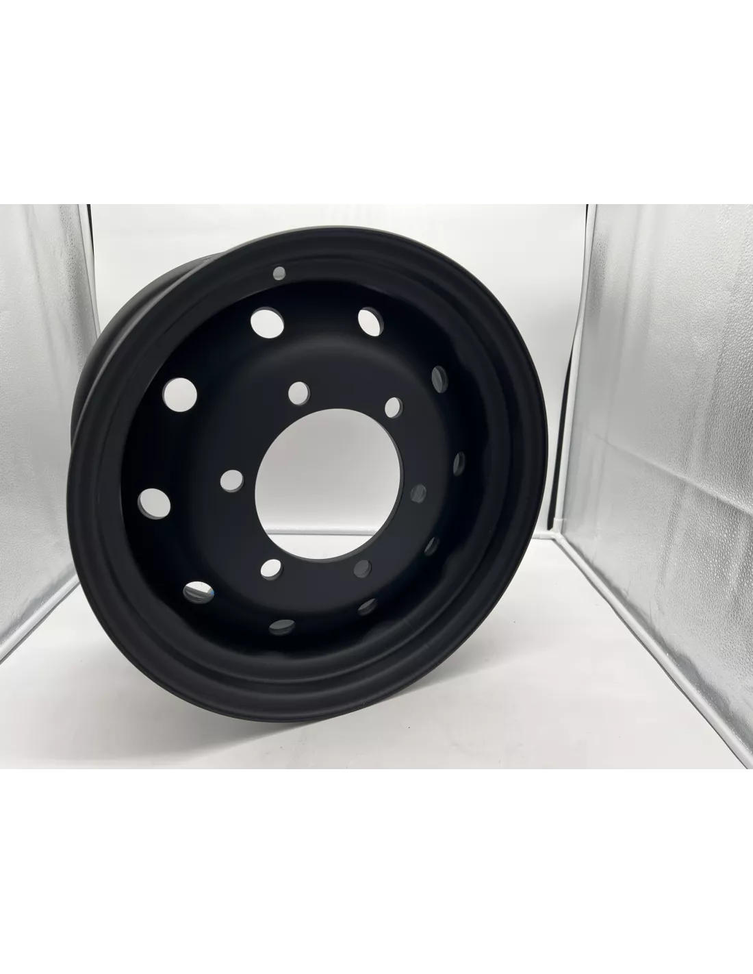 Jante acier monobloc poids lourd en 9x17 Iveco Daily 4x4 2019+