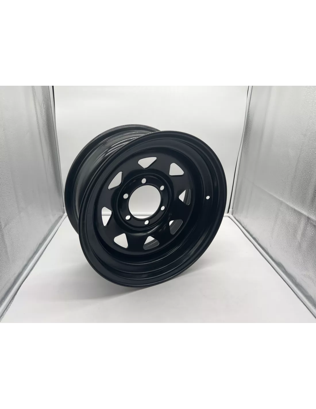 Jante acier Triangular noire 7X16 6x139.7 Land Cruiser Patrol Pajero