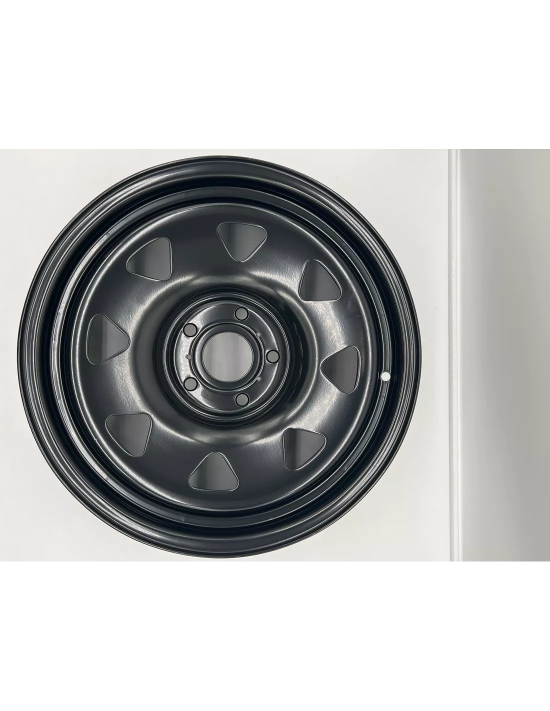Zwarte driehoekige stalen velg 7x17 5x120 Volkswagen Transporter T5 T6