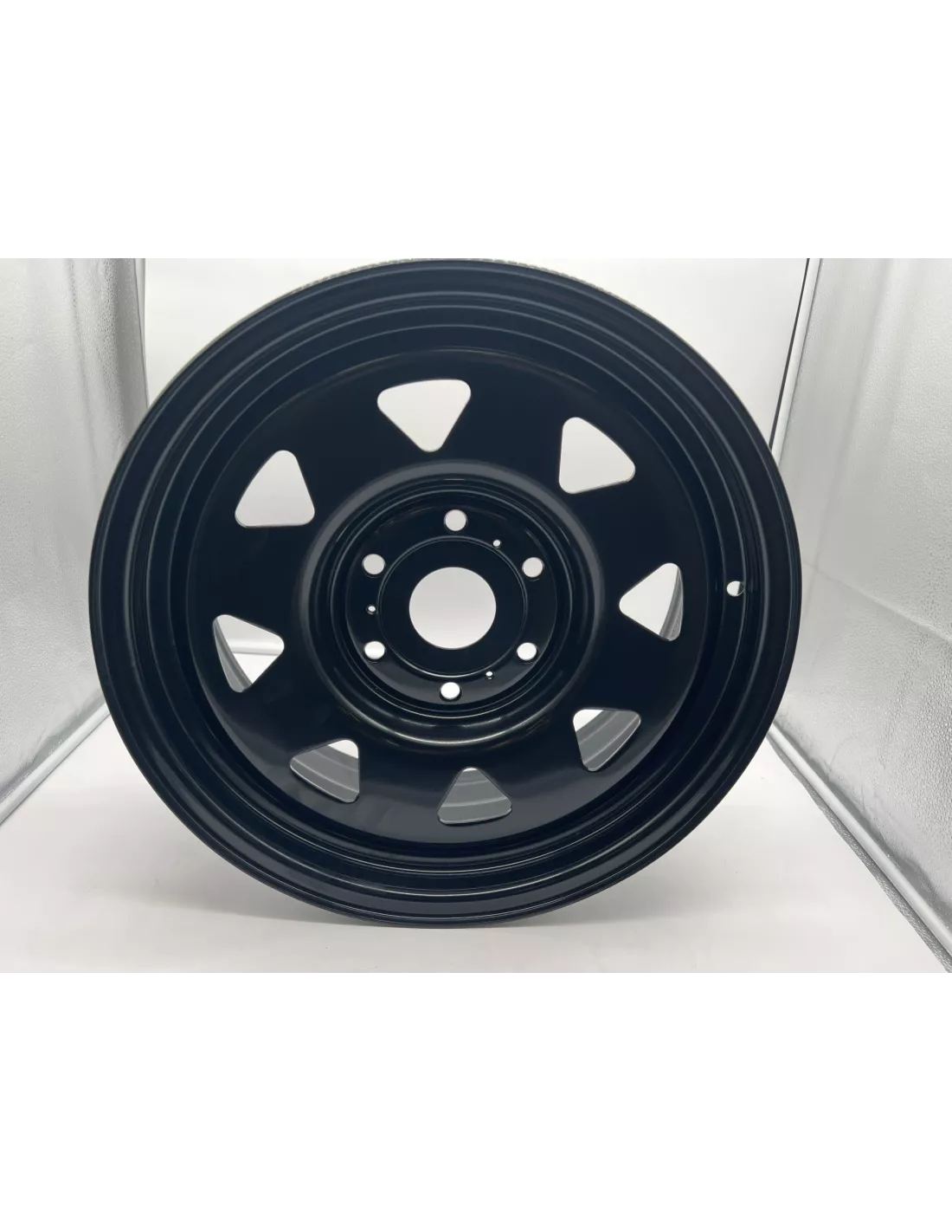 Zwarte driehoekige stalen velg 7x17 6x139.7 Mitsubishi L200 vóór 2019