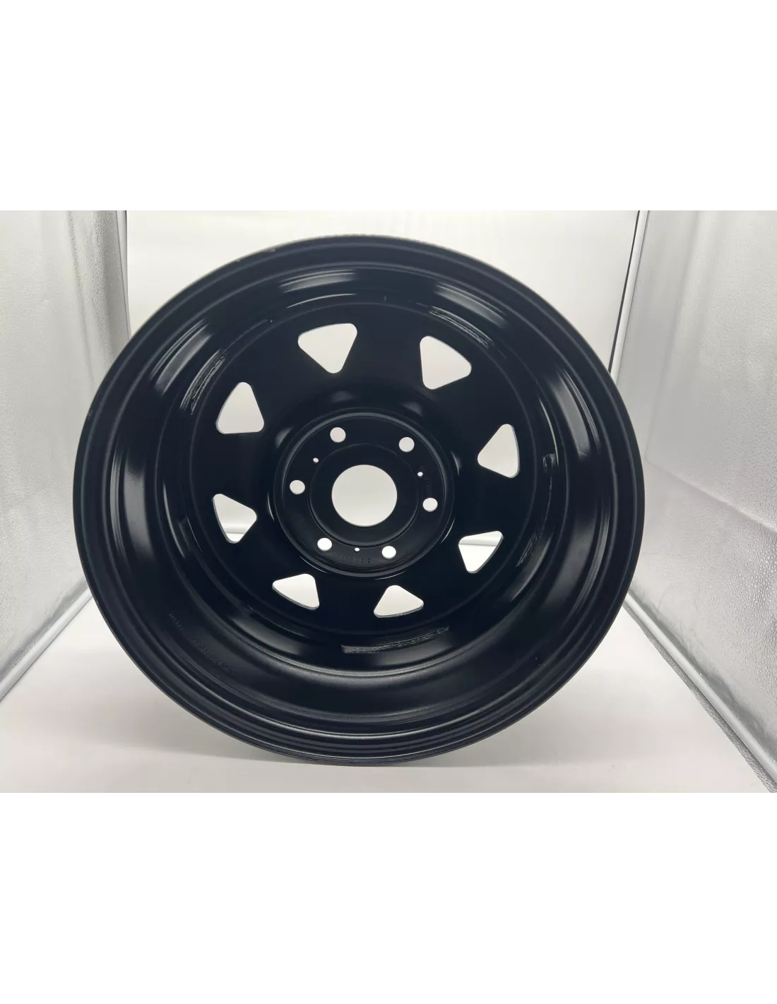 Zwarte driehoekige stalen velg 7x17 6x139.7 Mitsubishi L200 vóór 2019