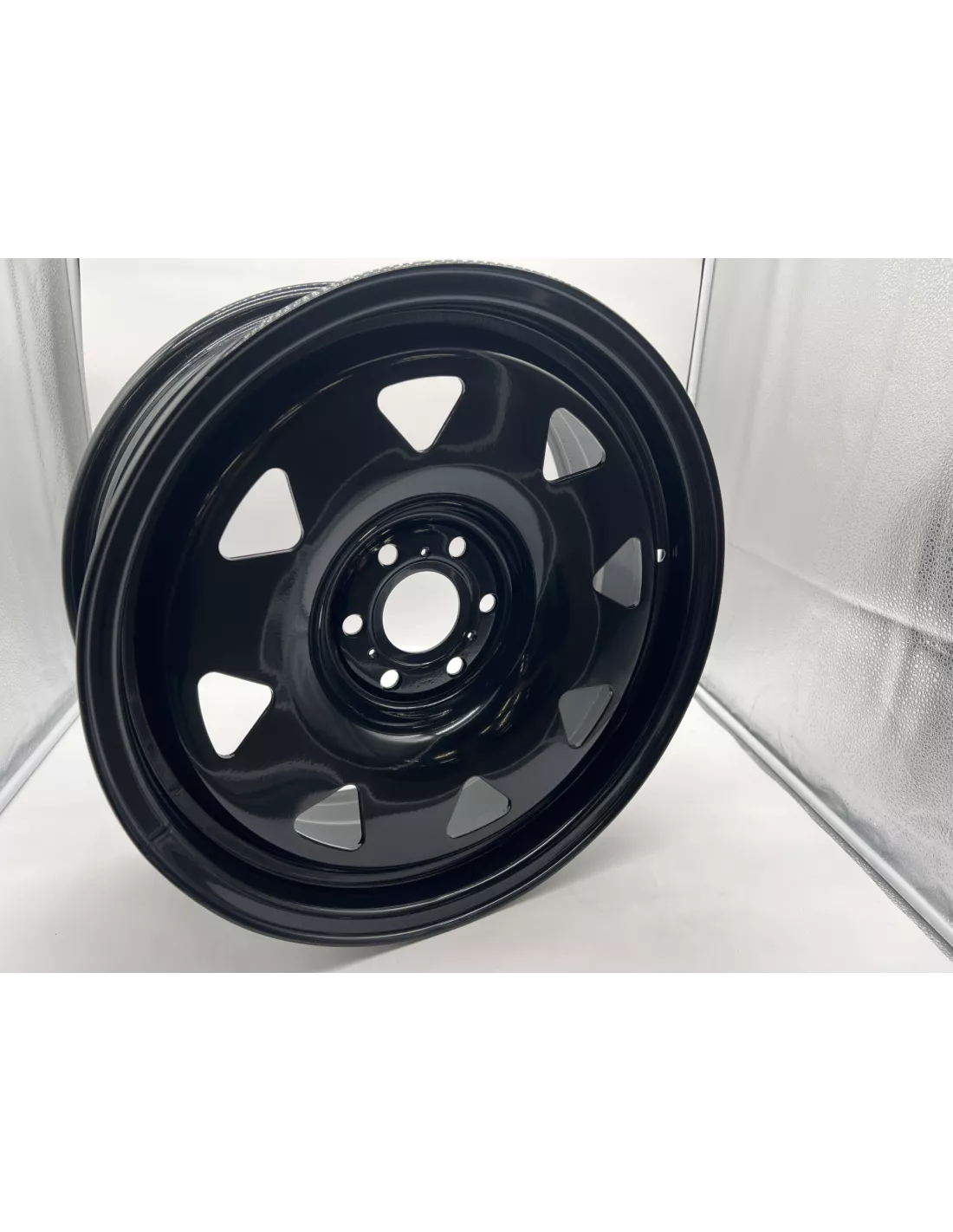 Zwarte driehoekige stalen velg 7x17 6x114.3 NISSAN NAVARA D23