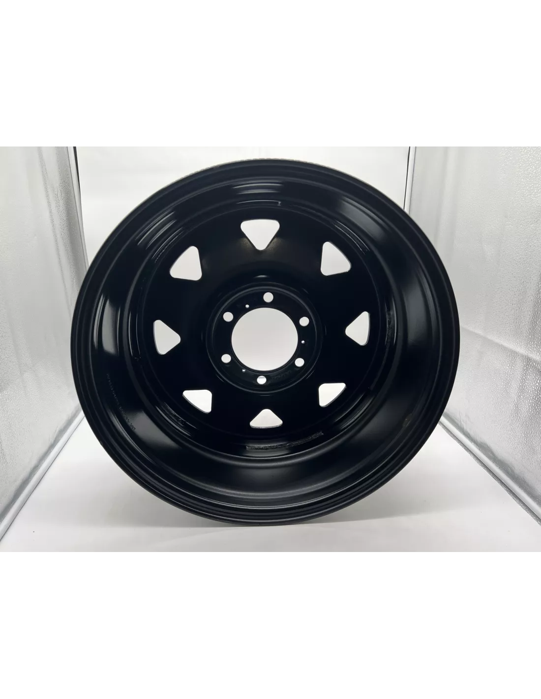 Zwarte driehoekige stalen velg 7.5x18 6x139.7 TOYOTA LAND CRUISER EN