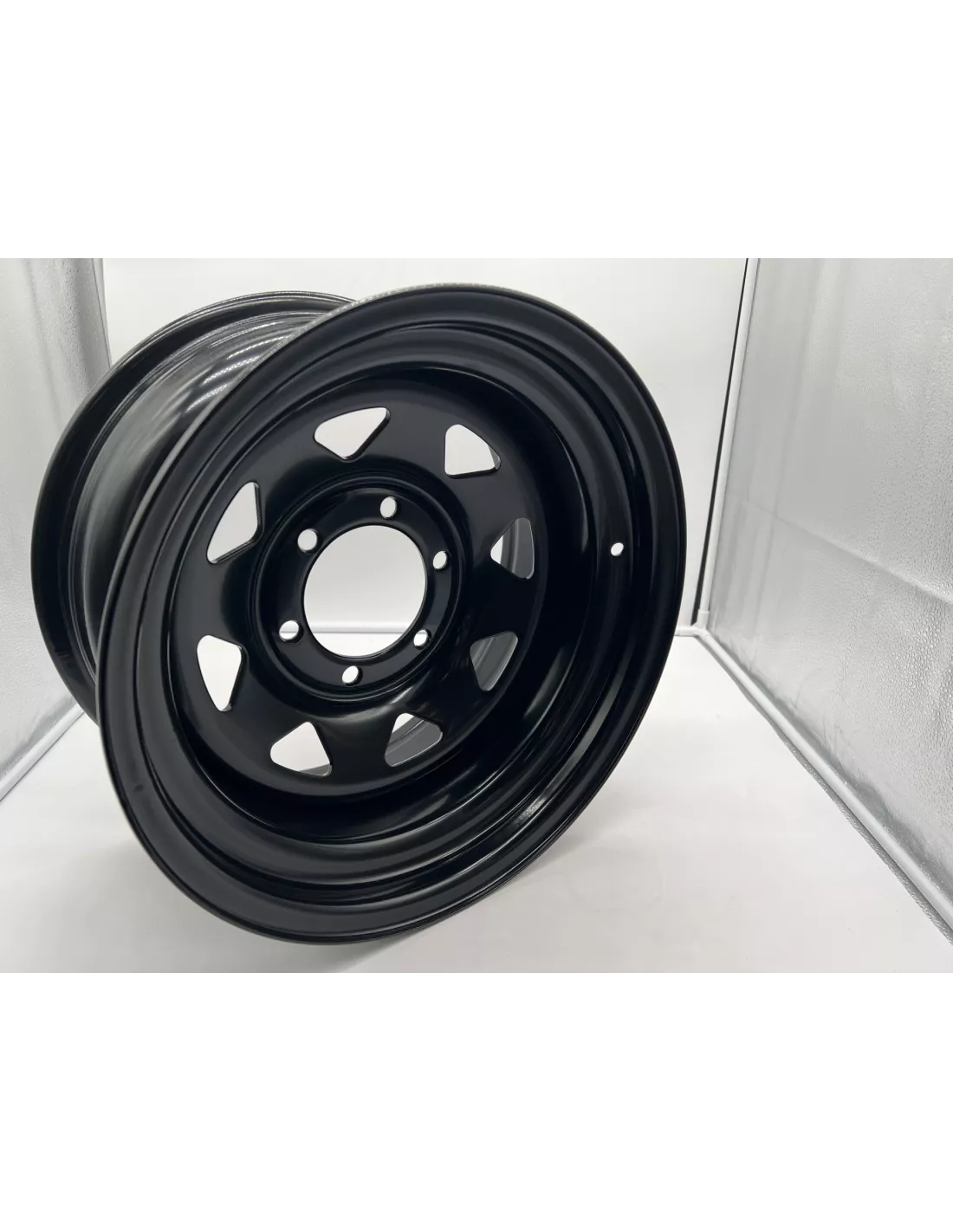 Schwarze dreieckige Stahlrand 8x16 6x139.7 Landkreuzfahrt Patrouill Pajero