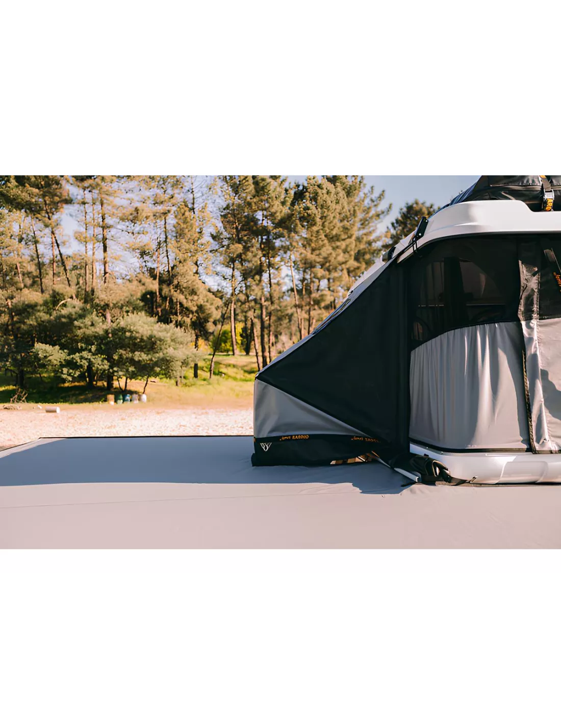Winkel tunnel ingang 70cm links op dak tent ruimte