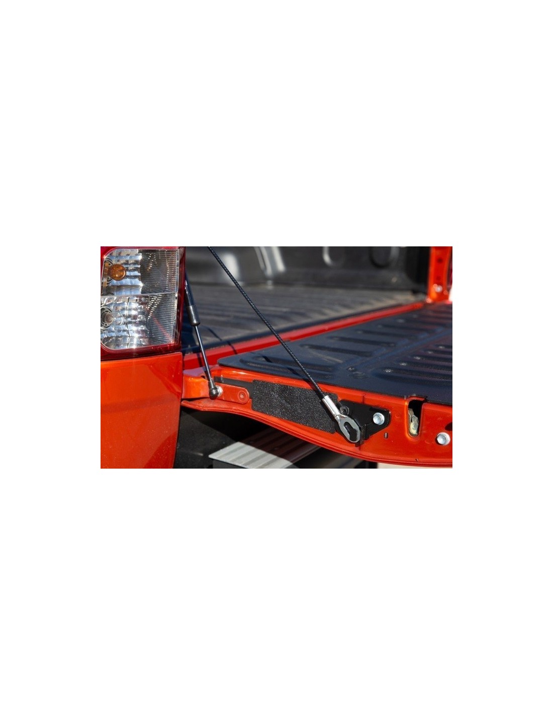 Achterklep ARB Tailgate Assist for Toyota Hilux uit 2015