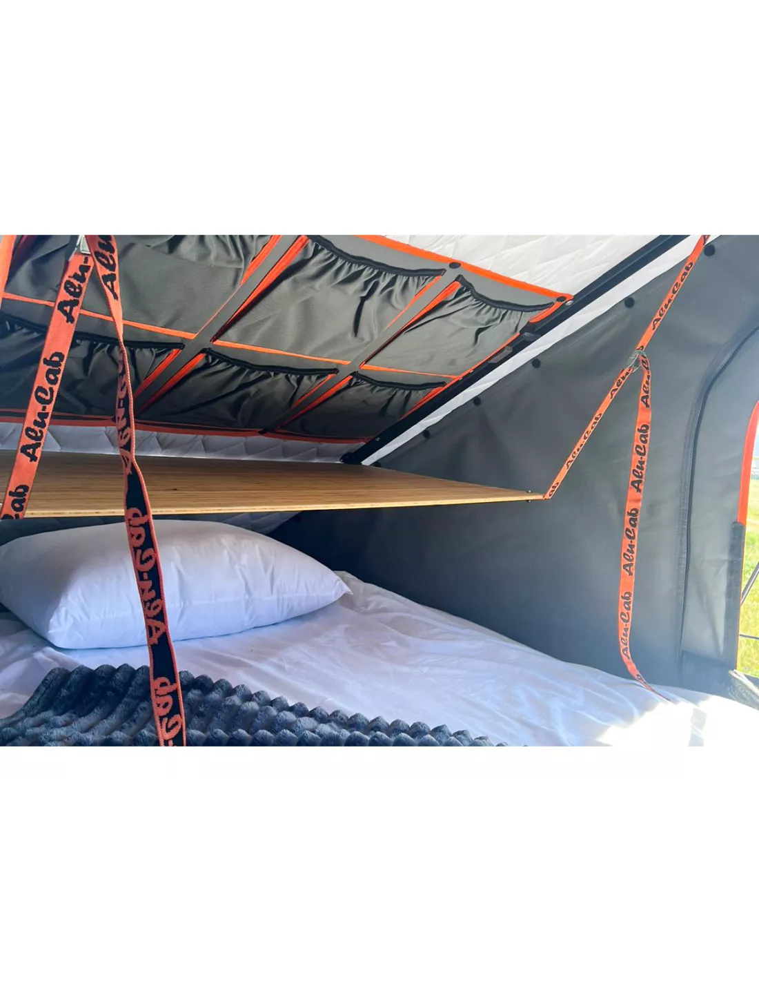 Khaya Inner Folding Table Camper Icarus & Hercules Dak