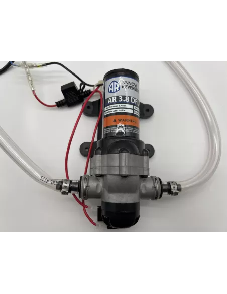 Malette avec pompe et douchette eau - 12V DTC PARTS - accessoire 4x4