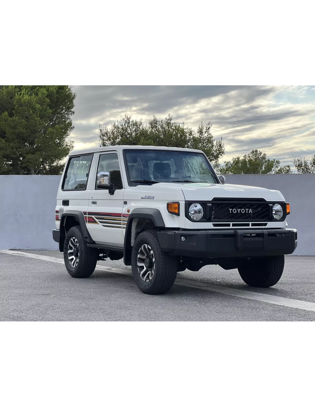 TOYOTA Land Cruiser 2025 GRJ71 V6 4.0L 228cv 40. Jahrestag -