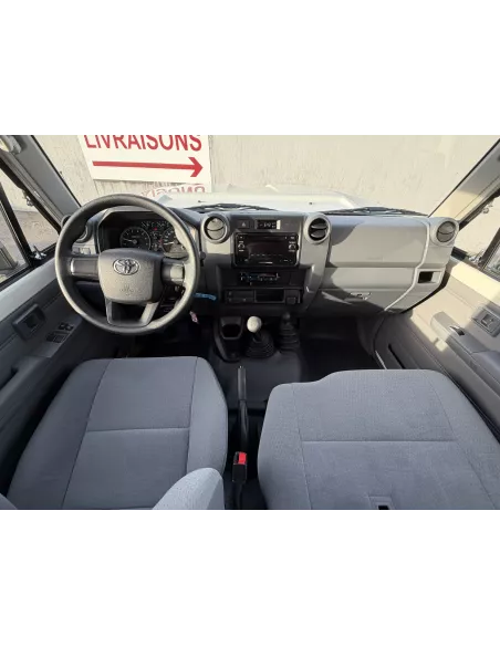 TOYOTA GRJ78 BVM BLANC INTERIEUR GRIS - accessoire 4x4