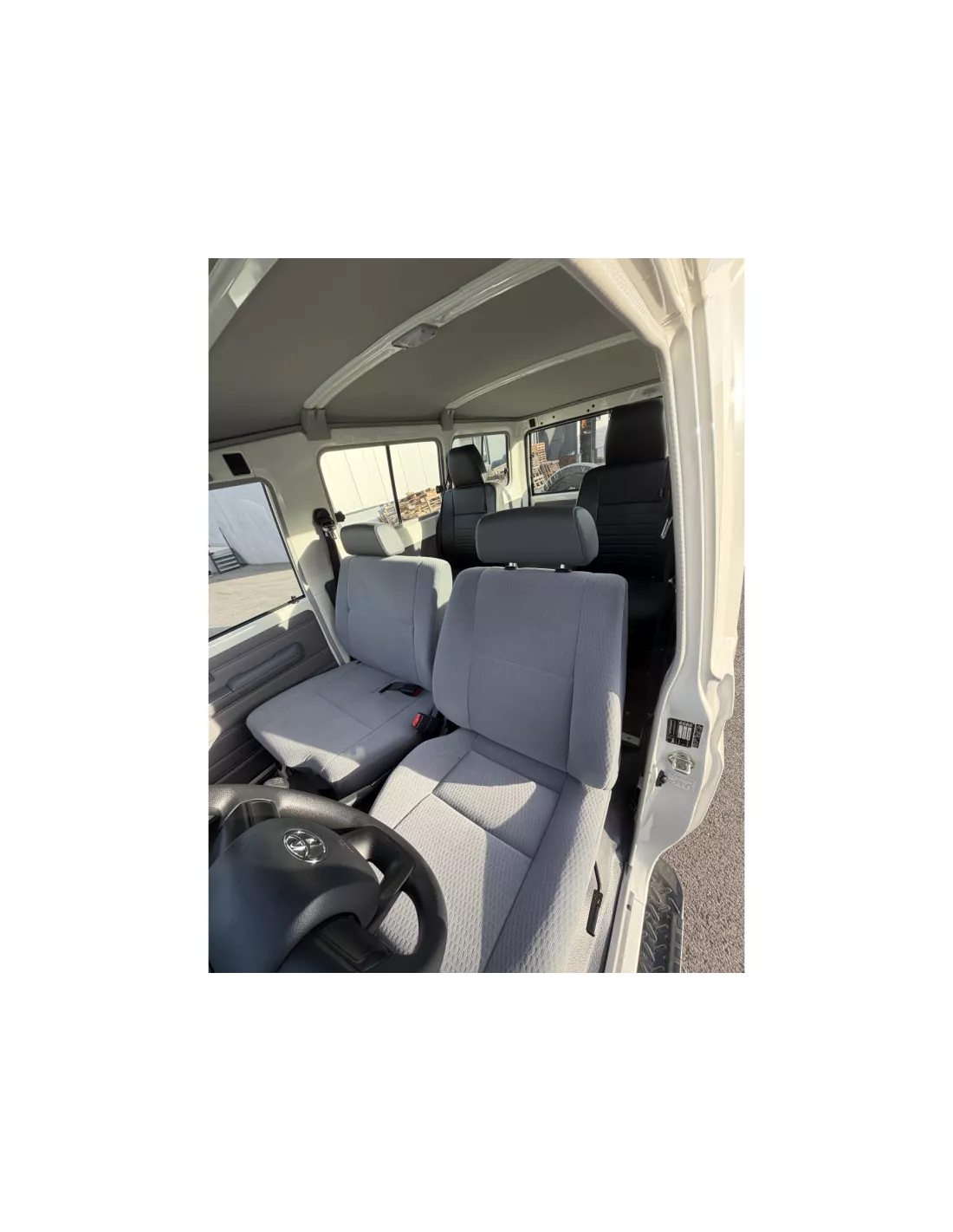 TOYOTA GRJ78 BVM weiß grau Interior - 4x4 Zubehör