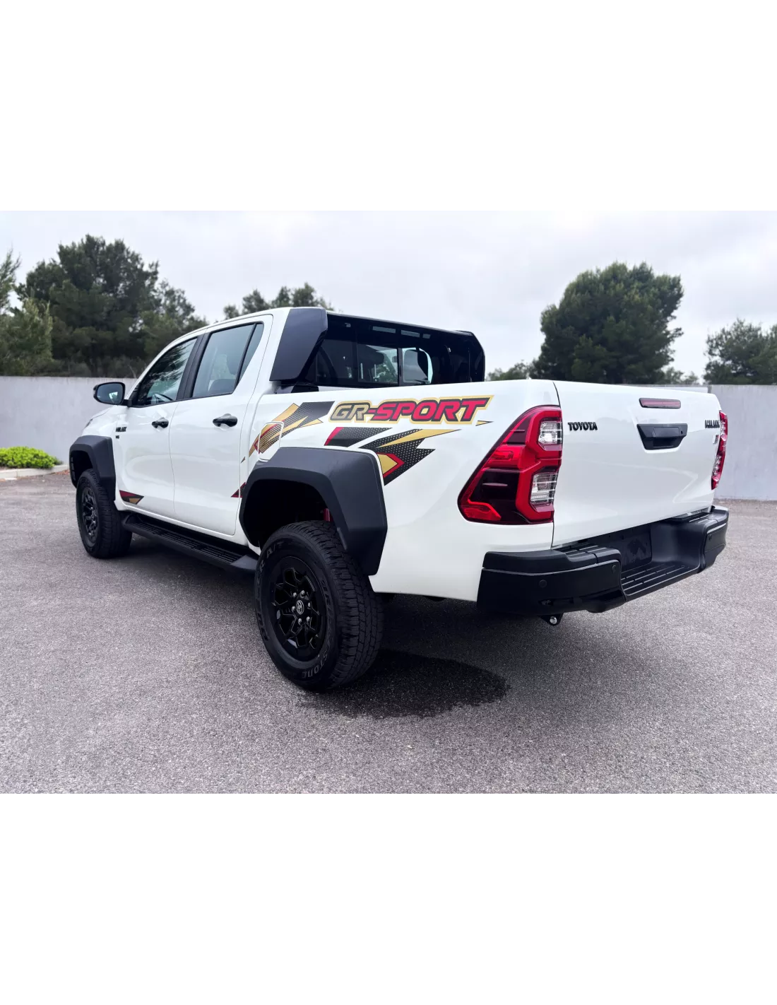 TOYOTA Hilux 2025 GR Sport Z 4.0L - 4x4 Zubehör