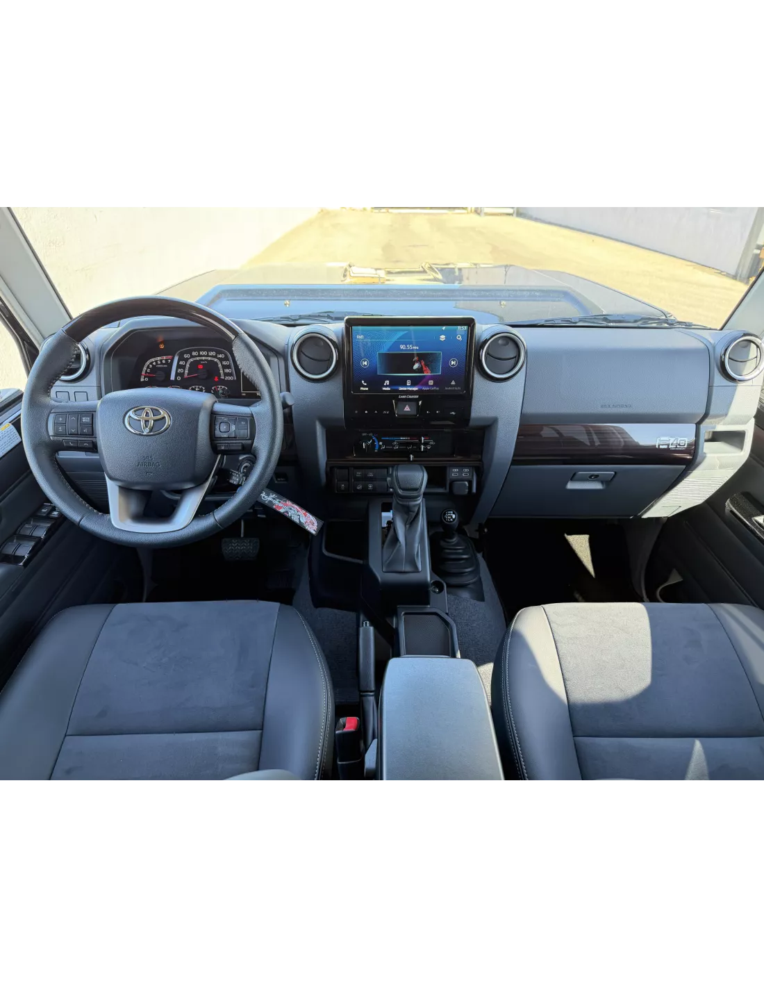 Toyota Land Cruiser 2025 GRJ76 V6 4.0L 228cv 40ème anniversaire -