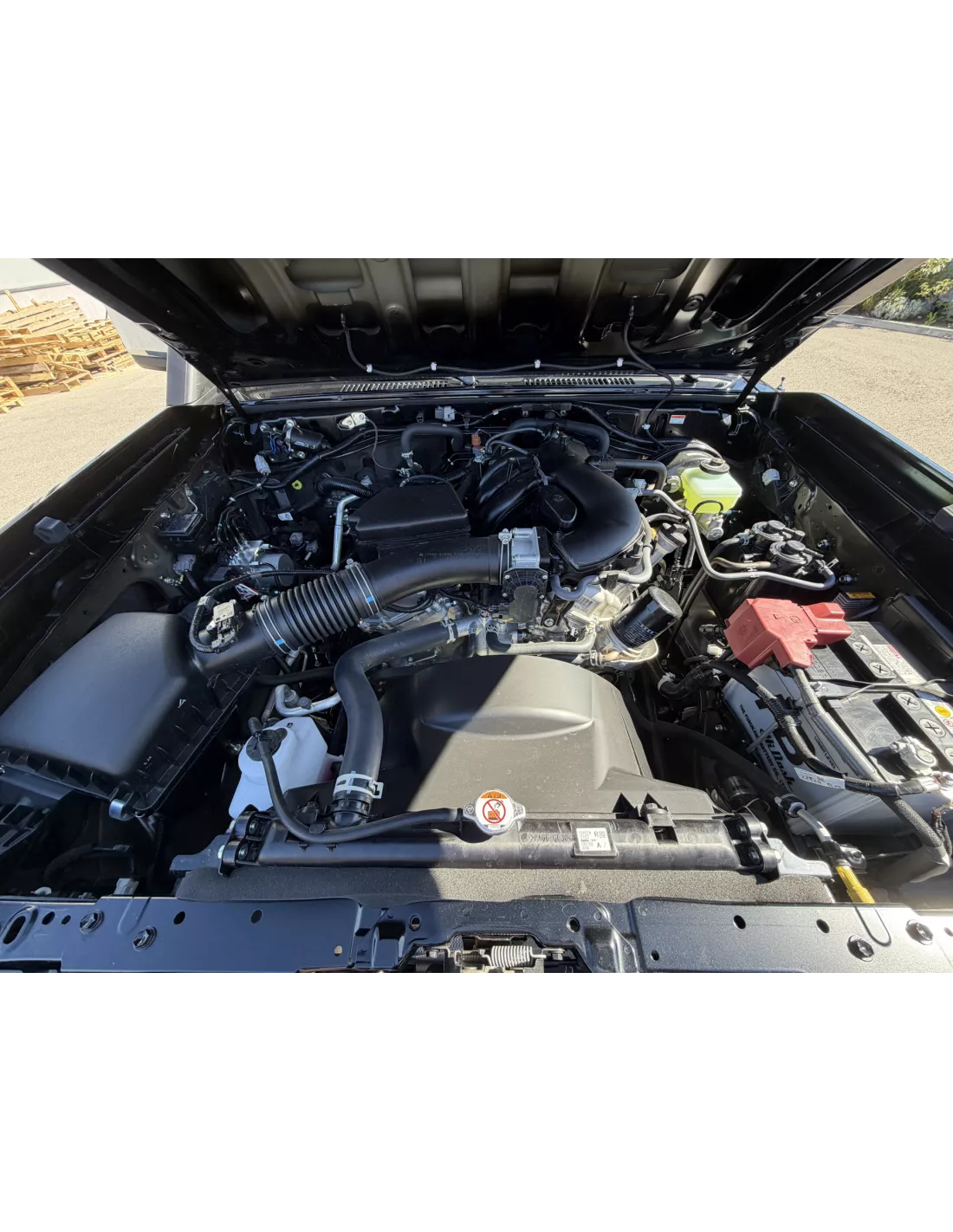 Toyota Land Cruiser 2025 GRJ76 V6 4.0L 228cv 40. Jahrestag -