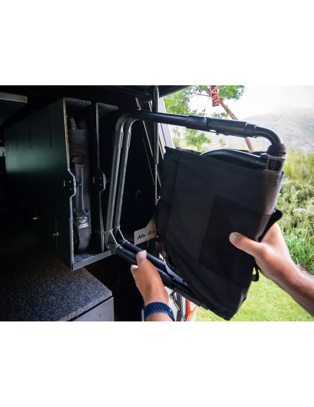 Support pour 4 chaises Frontrunner Alu-Cab ALU CAB - accessoire 4x4