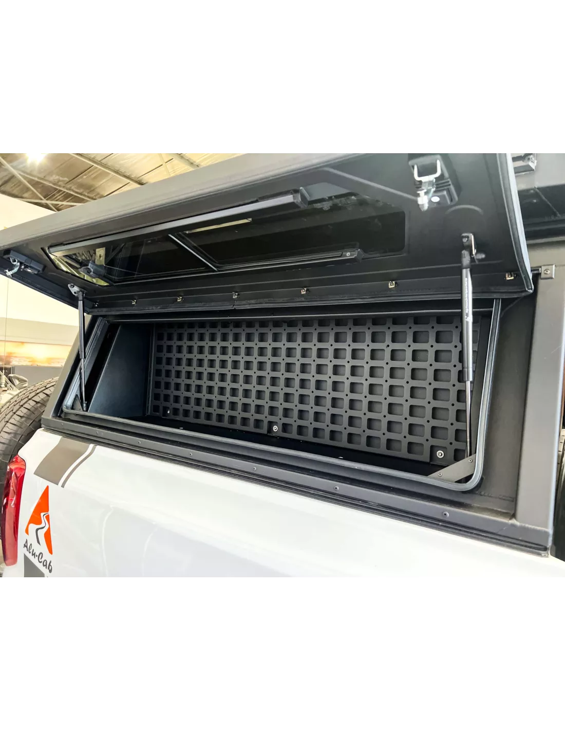 Grille 1250mm d'organisation pour compartiment latéral de hardtop