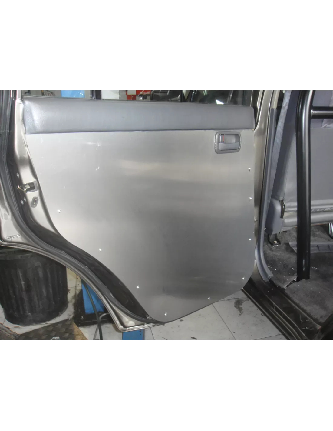 Panneaux de portes arrières en aluminium de 2.5mm pour Toyota Land