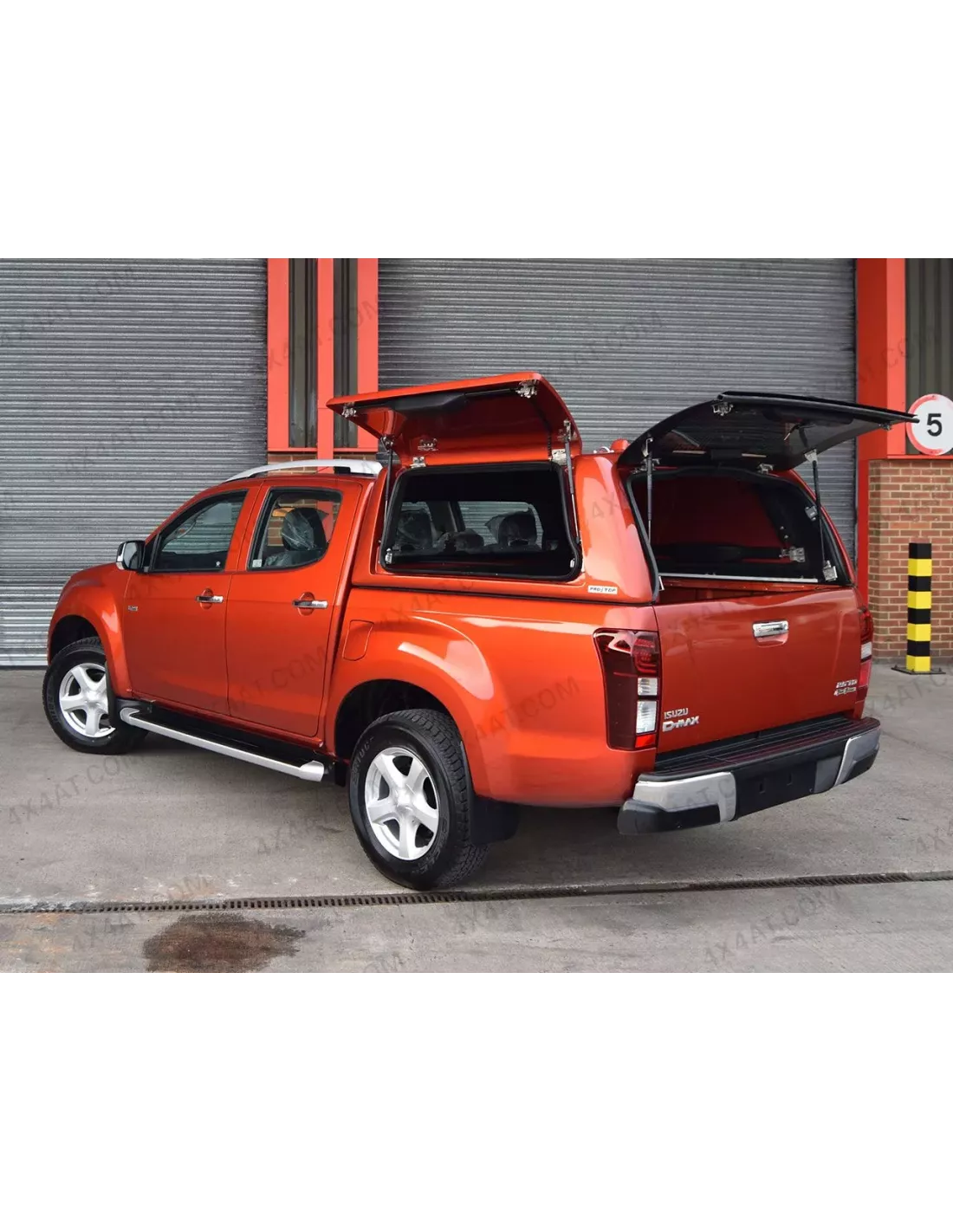 Ex-Demo Isuzu D-Max 2017-2020 hard-top ProTop portes