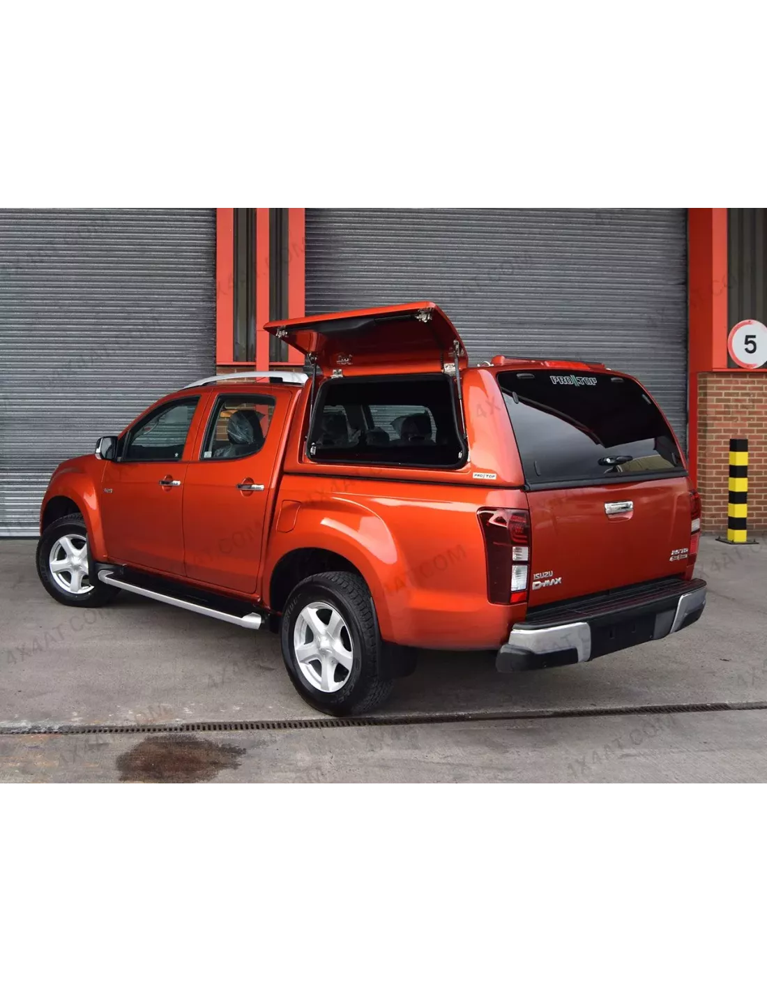 Ex-Demo Isuzu D-Max 2017-2020 hard-top ProTop portes