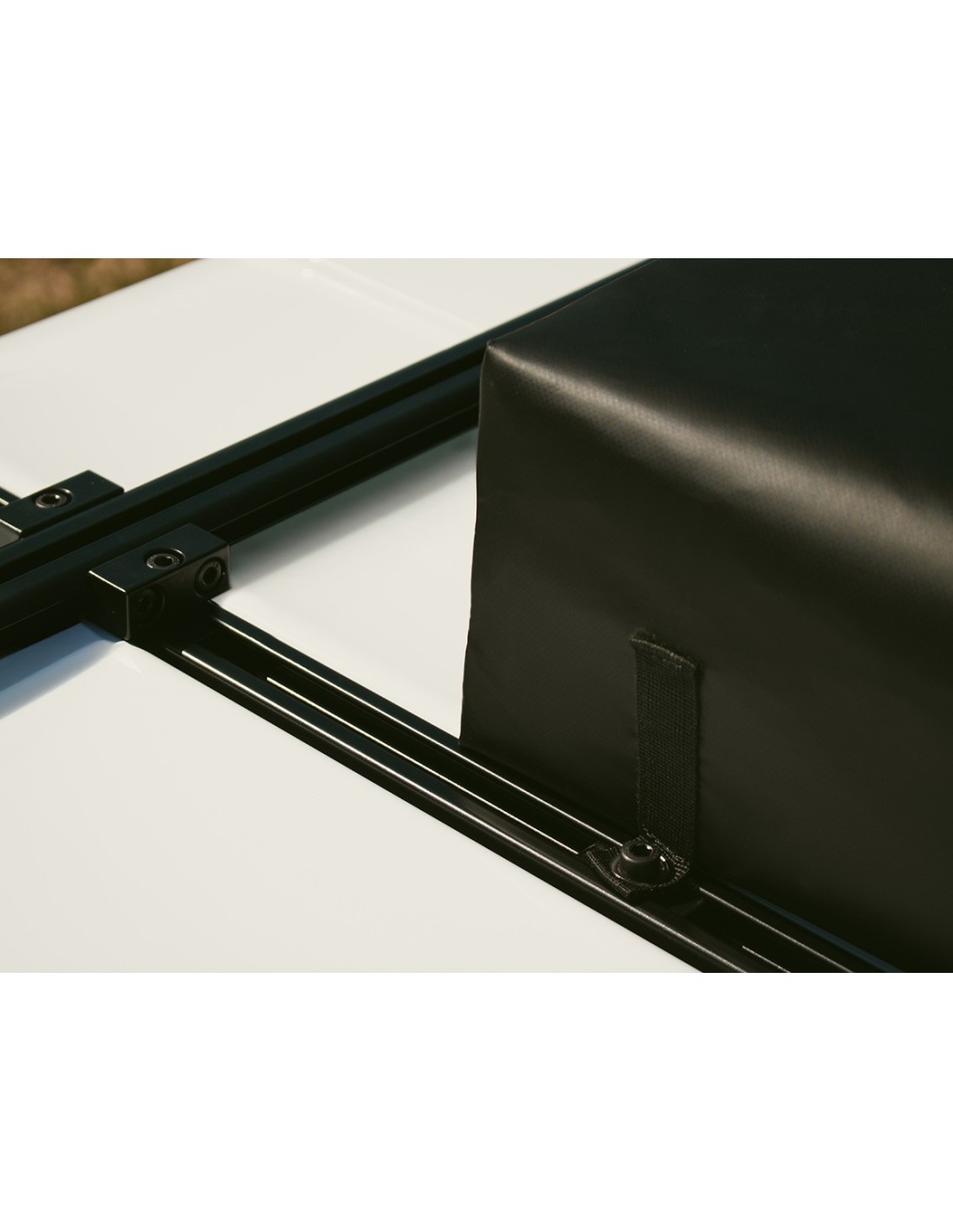 Dachzelt James Baroud Nova Frontal L