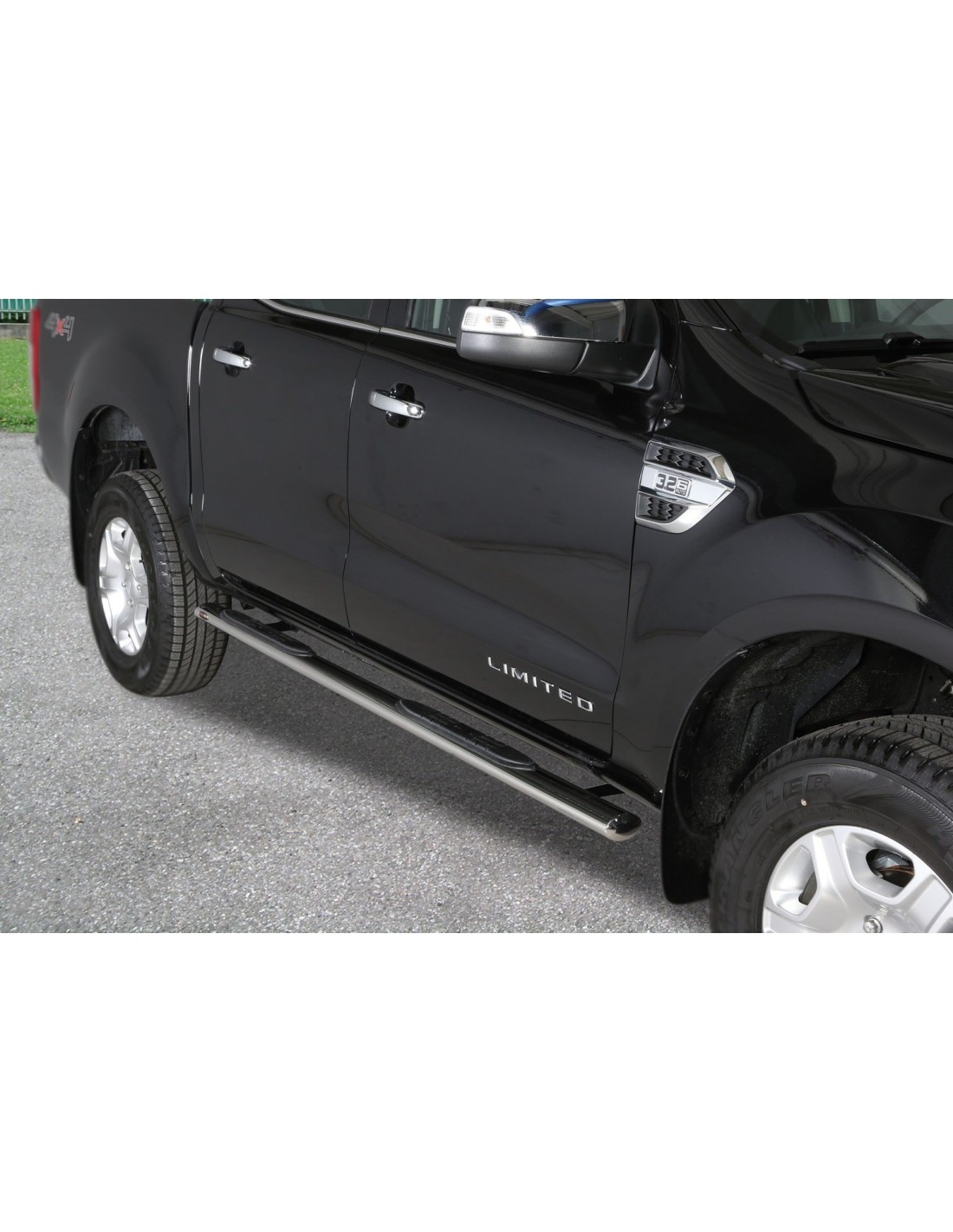 Oval-Schritt für Ford Ranger