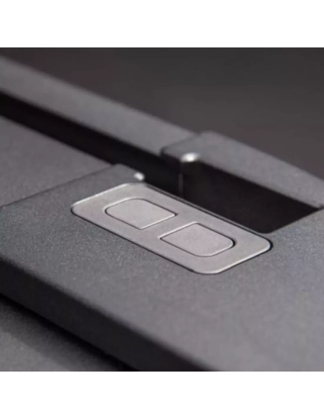 Kopie von AEROKLAS Ford Ranger Raptor 2022+ Elektrischer Tankvorhang