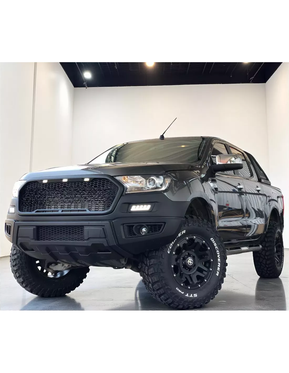 Bumper Kit Typ Raptor Ford Ranger 2016-2022 + LED Callander