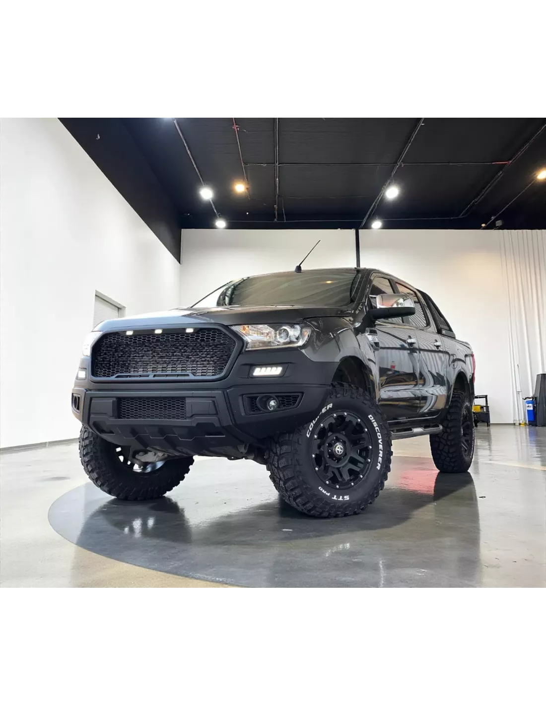 Spring bumper kit type Raptor Ford Ranger 2016-2022 + LED grille