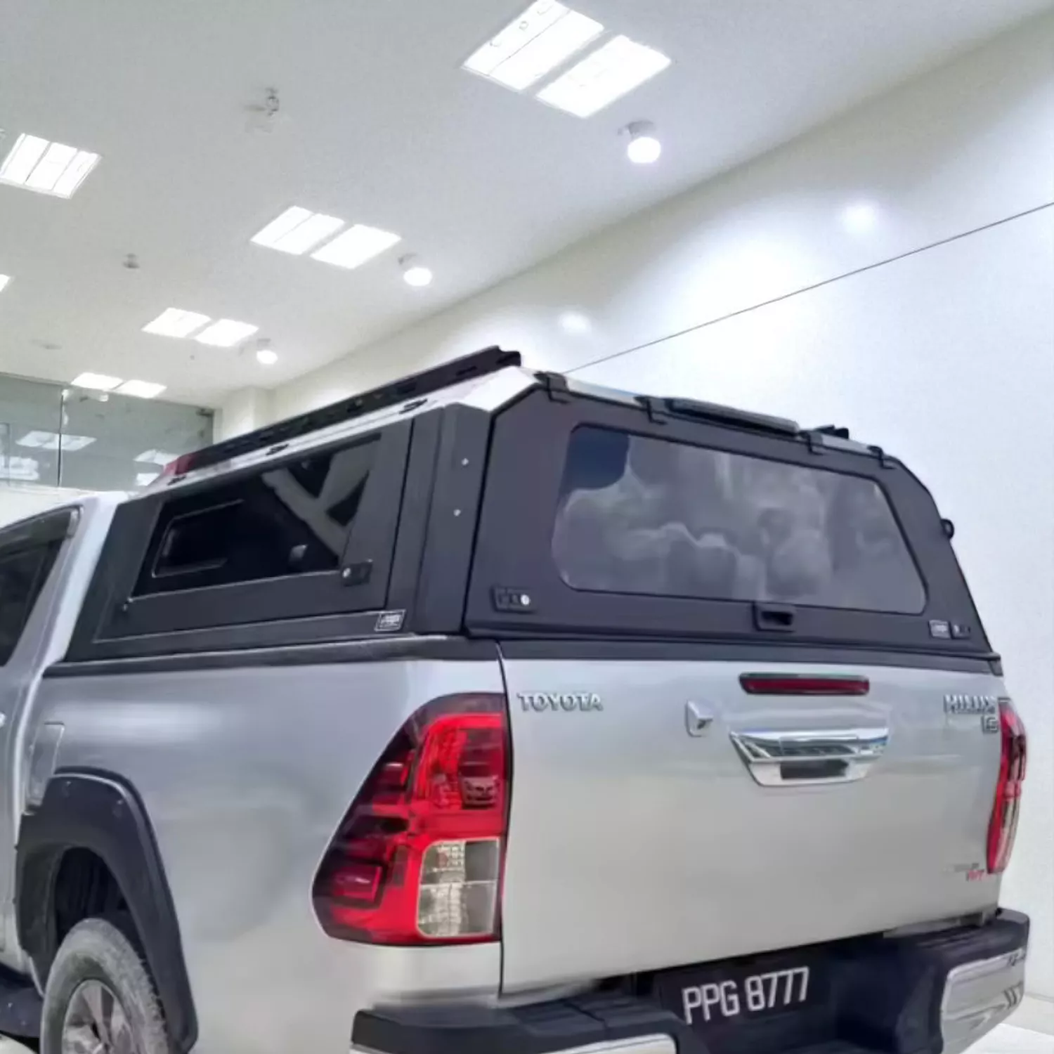 Kopie von Hard Top Aluminium Traveller Toyota Hilux Xtra Cab 2005-2015